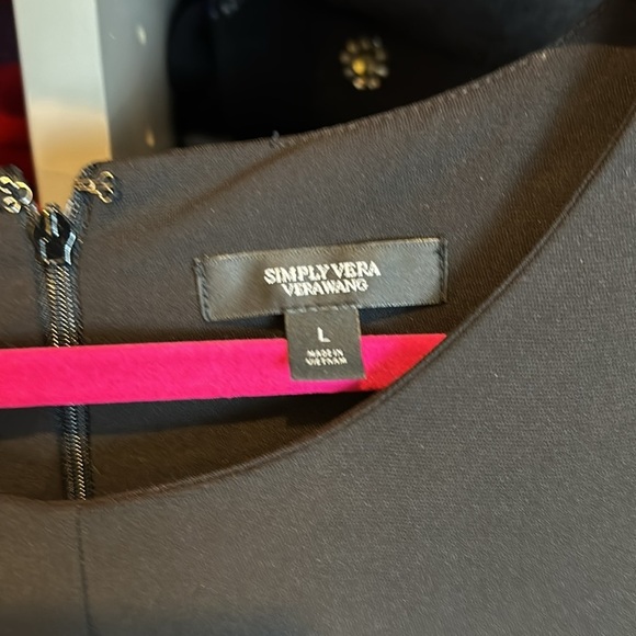 Vera Wang black with white side stripes short sleeve jumpsuit size L - Picture 2 of 3